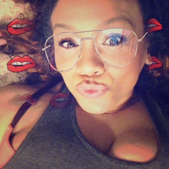 Nerdy 🤓 Pretti 💋 Bossi 👑 - Picture 2 of 7